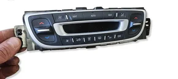 Renault Megane III Climate control unit 275100007R T1001909K