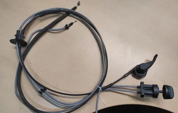 Dacia Duster Engine bonnet/hood lock release cable 