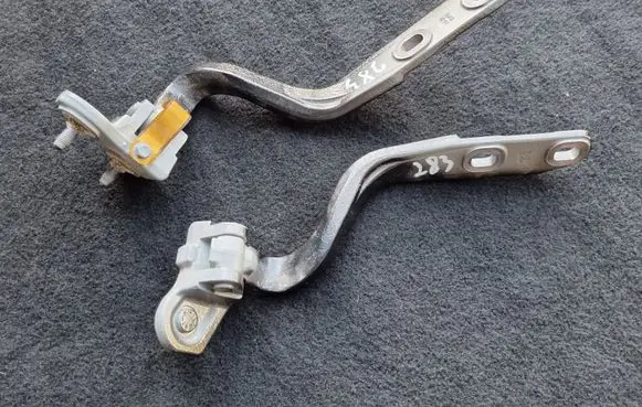 BMW 4 F36 Gran coupe Tailgate/trunk/boot hinge 7314608 7314607