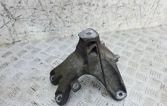 Audi A4 S4 B8 8K Engine mounting bracket 8K0199308CA
