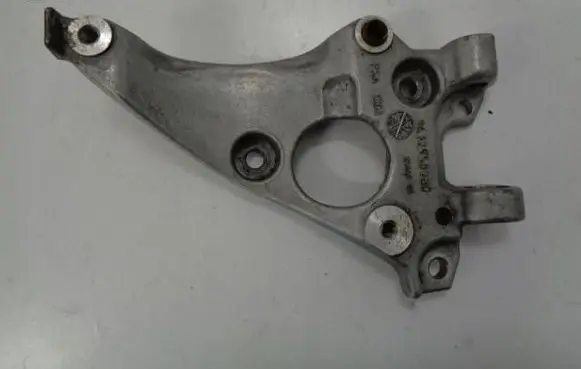 Citroen C3 Generator/alternator bracket 9672950980