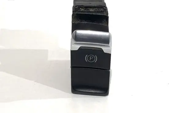 Handbrake/parking brake lever assembly