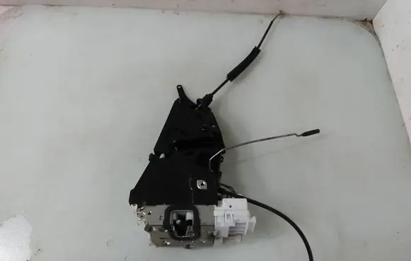 Mercedes-Benz B W245 Front door lock 1697202835