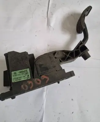Volkswagen Golf IV Accelerator throttle pedal 0281002348 0201436