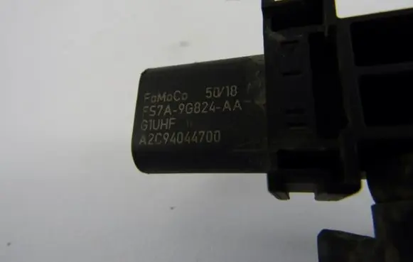 Ford Kuga II Oil pressure sensor FS7A9G824AA
