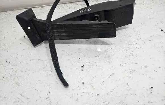 BMW 5 E60 E61 Accelerator throttle pedal 677264502