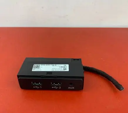 Audi Q7 4M USB socket connector 4M0035736A