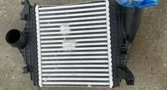 Audi Q7 4M Intercooler radiator 4M0145804BN 609127100 4M0094D