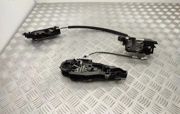 Opel Crossland X Front door lock 9802977380 267389