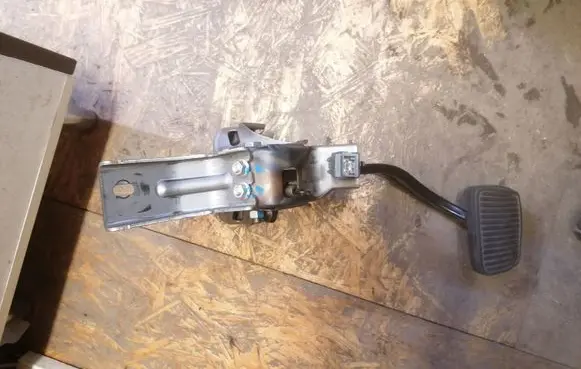 KIA Sportage Brake pedal 32800D3100