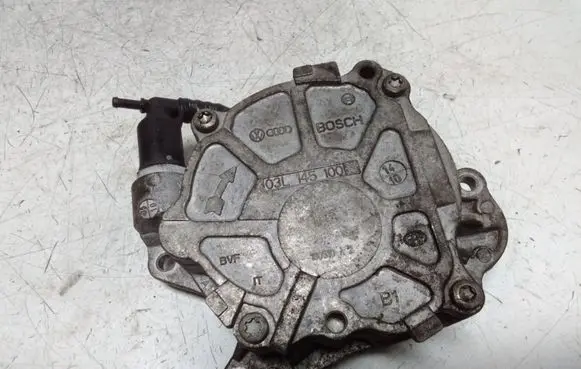 Volkswagen PASSAT B6 Vacuum pump 03L145100