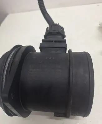 Volvo V70 Mass air flow meter 30677999