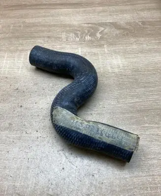 BMW 3 E30 Engine coolant pipe/hose 11531266464