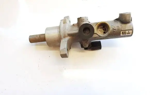 Skoda Octavia Mk2 (1Z) Master brake cylinder 1k0945459c