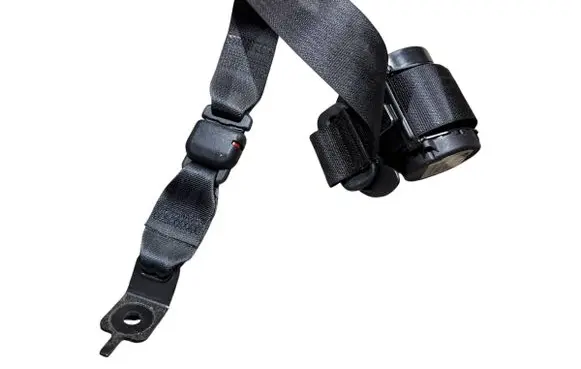 Rear seatbelt