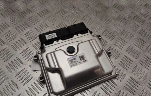 KIA Sportage Engine control unit/module 391282BRH8
