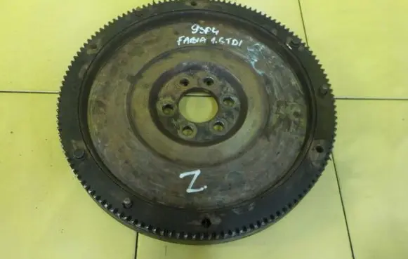 Skoda Fabia Mk2 (5J) Flywheel 037108273G