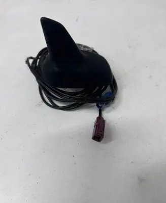 Audi A3 S3 8P Aerial GPS antenna 8P0035503K 7617431027
