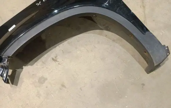 KIA Sorento Front arch trim 
