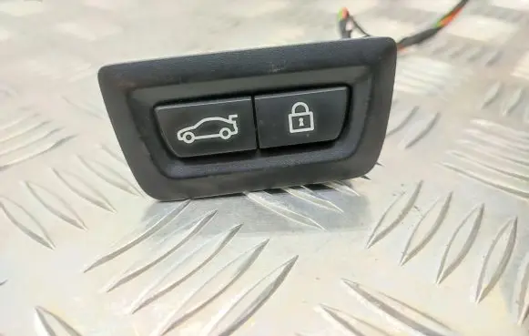 BMW 2 F45 Tailgate opening switch 9275121