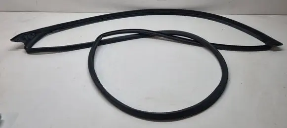 KIA Niro Rubber seal front coupe door 82130AT000