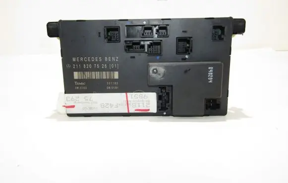 Mercedes-Benz E W211 Door control unit/module 2118207526