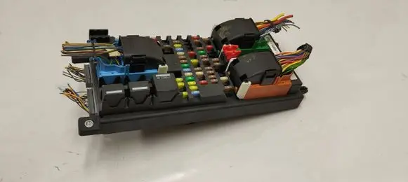Land Rover Discovery Sport Fuse module Fk7214f041ad