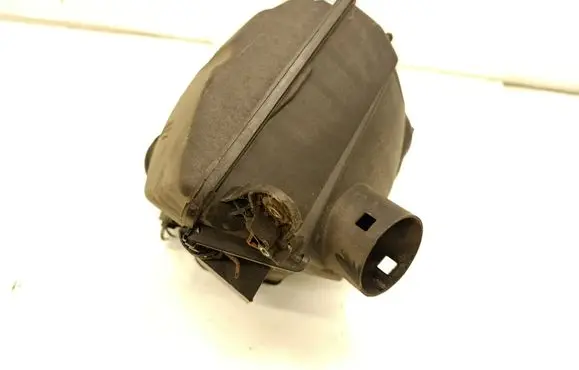 Nissan X-Trail T31 Air filter box 1026323S01