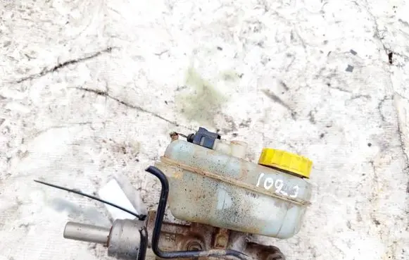 Master brake cylinder