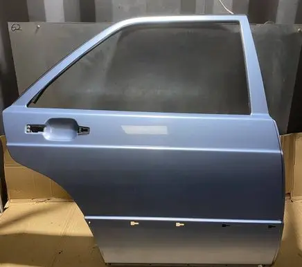 Mercedes-Benz 190 W201 Rear door 
