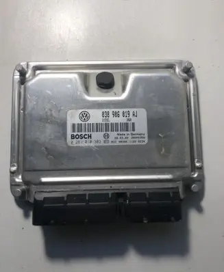 Volkswagen PASSAT B5 Engine control unit/module 038906019AJ