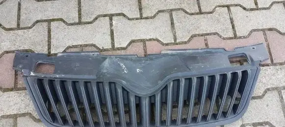 Skoda Roomster (5J) Front bumper upper radiator grill 5J0853668B