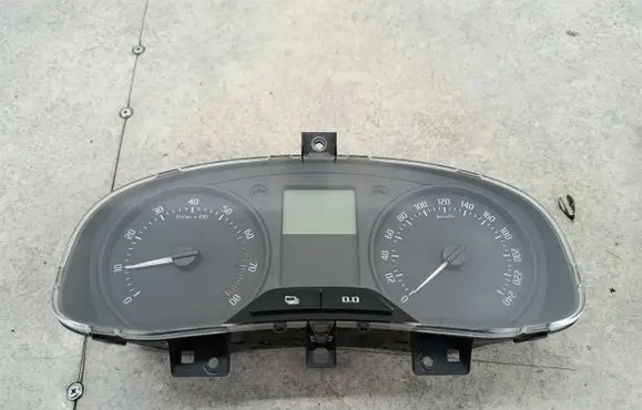 Skoda Fabia Mk2 (5J) Speedometer (instrument cluster) 5J0920800E