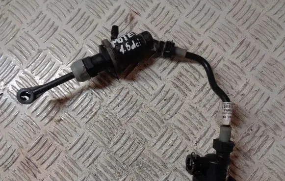 Nissan Note (E12) Clutch master cylinder 306101HGOA