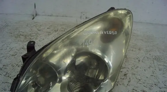 Toyota Corolla Verso AR10 Headlight/headlamp