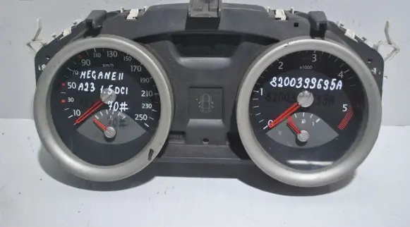Renault Megane II Speedometer (instrument cluster) 8200399695