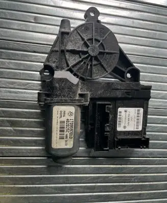 Volkswagen Caddy Front door window regulator motor 1T0959701D C8646960X 402025C
