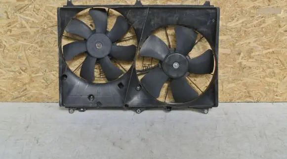 Suzuki Grand Vitara II Radiator cooling fan shroud