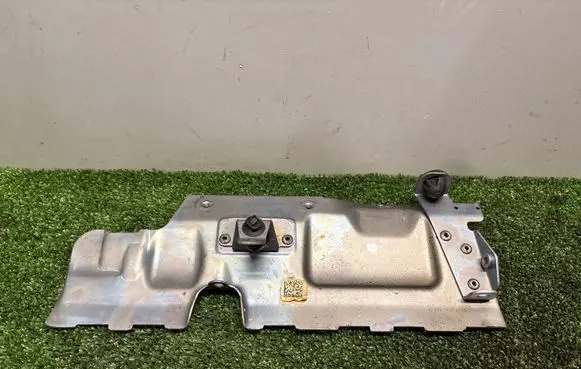 Mercedes-Benz C AMG W205 Heat shield in engine bay A1771507600