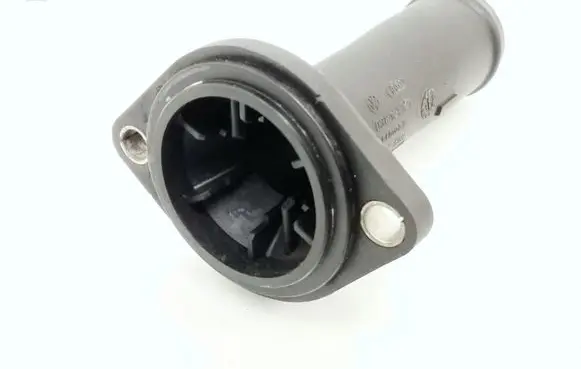 Volkswagen Golf IV Engine coolant pipe/hose 038121121