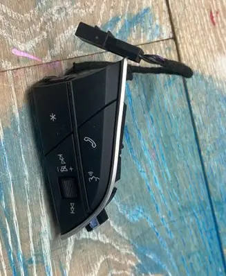 Audi Q8 Steering wheel buttons/switches 4M8951523J 63861390A