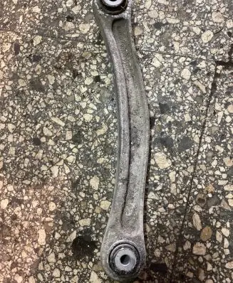 Volkswagen Touareg I Rear upper control arm/wishbone
