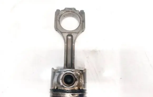 Chevrolet Captiva Piston with connecting rod