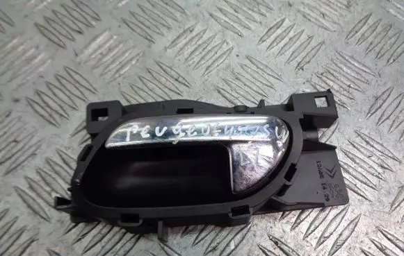 Peugeot 407 Rear door interior handle trim 