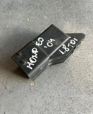 Ford Mondeo Mk III Glow plug pre-heat relay 51252003 3M5T12A343AA 26504