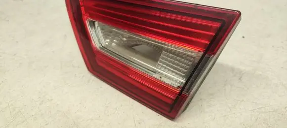 Tailgate rear/tail lights