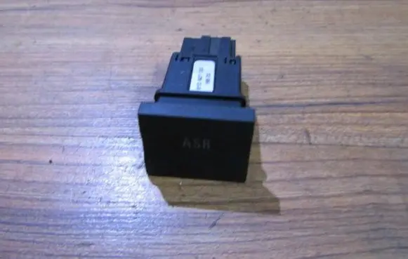 Traction control (ASR) switch