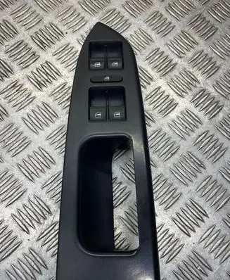 Volkswagen Touran I Electric window control switch 1T1867371H
