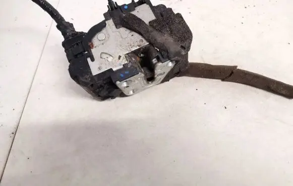 Nissan Note (E11) Rear door lock