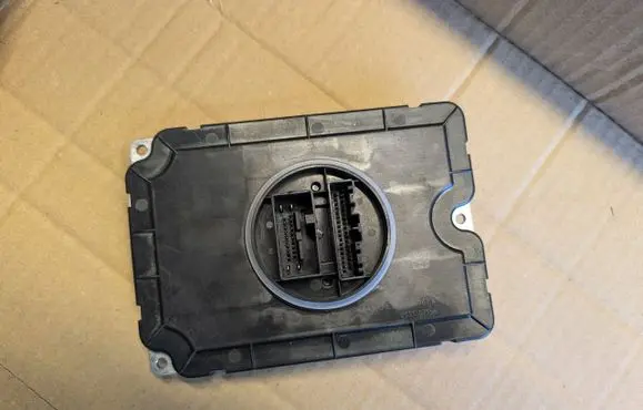 Volvo V40 Cross country LED ballast control module 8892563031